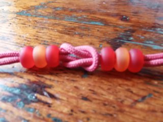 Braccialetto corda con perline sfumate