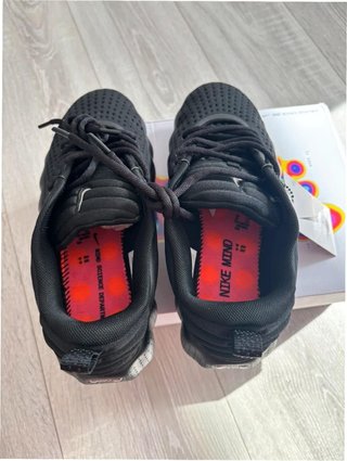 Zapatillas Nike Mind 002 Negro Hyper Crimson 42