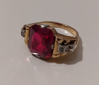 Anillo antiguo de Oro 18kt de 1890 con un rubí roj
