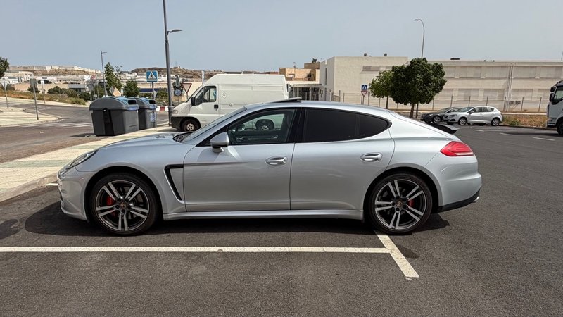 Porsche Panamera 2013 - foto 1
