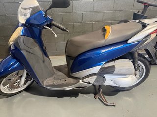 Honda SH300 Azul y Plata
