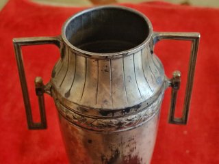 Coppa metallo argentato anni '20 H. Cm. 21