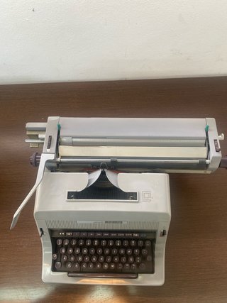 Máquina de escribir Olivetti Línea 88