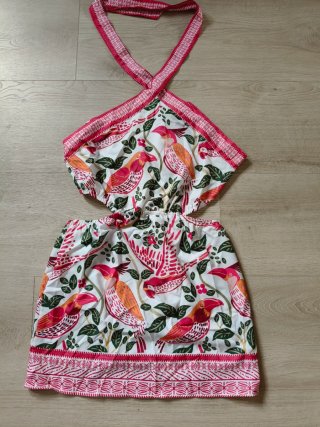 Vestido corto con estampado de aves