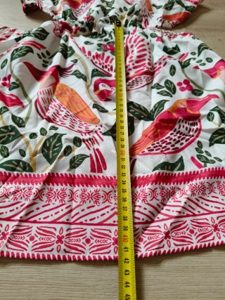 Vestido corto con estampado de aves