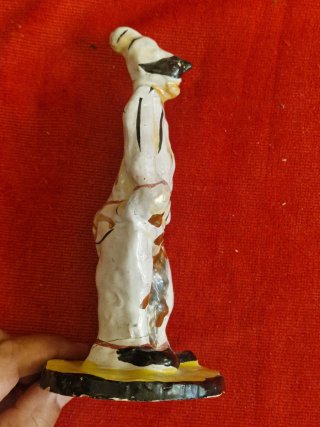 Statuetta Pulcinella in ceramica