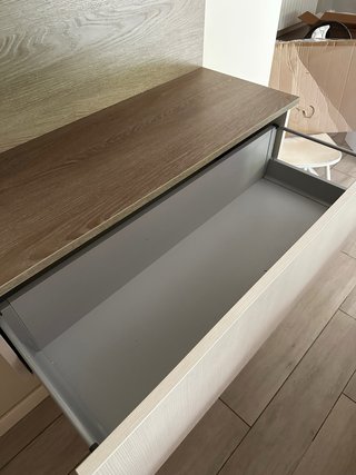 Mueble auxiliar de pared en madera y blanco