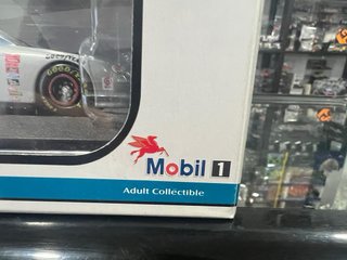 Revell NASCAR 1:43 Kentucky Derby Mobil 1