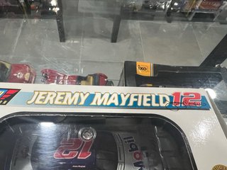 Revell NASCAR 1:43 Kentucky Derby Mobil 1