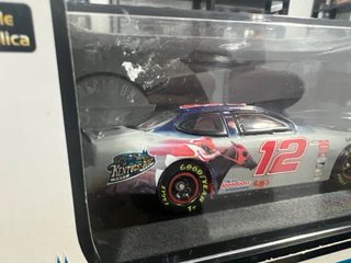 Revell NASCAR 1:43 Kentucky Derby Mobil 1