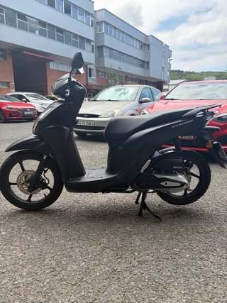Honda Vision 110 Scooter Negra 2024