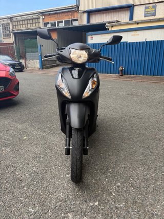 Honda Vision 110 Scooter Negra 2024