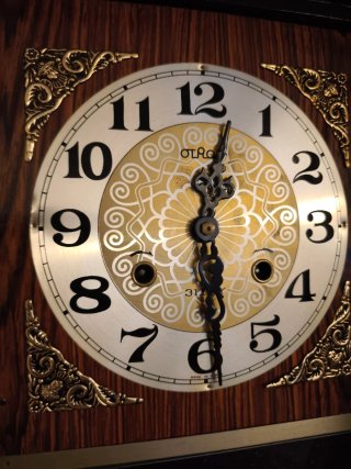 Reloj de péndulo antiguo