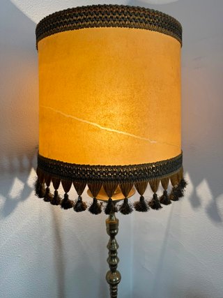 Lampada da Terra Vintage con Design Classico e Robusto