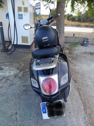 Vespa Gran Turismo 125 Negra