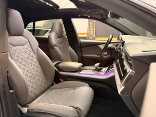 Audi Q8 50 TDI 210kW Black Line Plus quattro tip