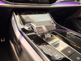 Audi Q8 50 TDI 210kW Black Line Plus quattro tip