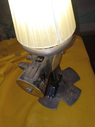 Lampada vintage Singer