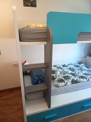 Litera infantil con mesitas de noche