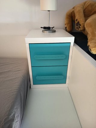 Litera infantil con mesitas de noche