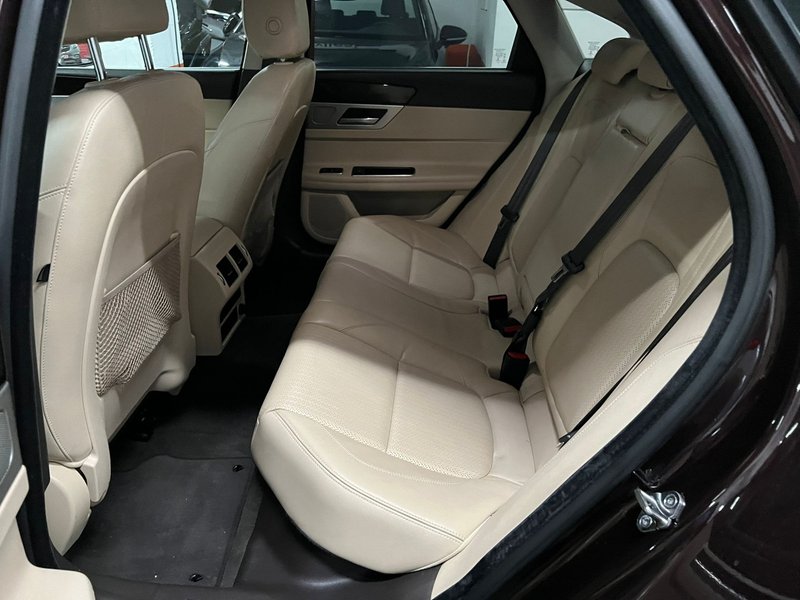 Jaguar XF 2017, foto 10
