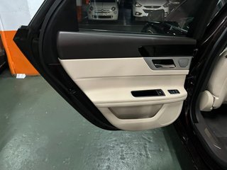 Jaguar XF 2.0D 132kW (180CV) Portfolio