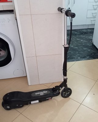Patinete eléctrico negro MYWIGO