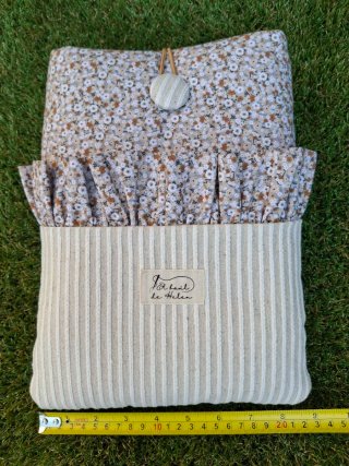 Funda libro acolchada hecha a mano