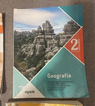Libros 2 de bachillerato Historia y Geografía.