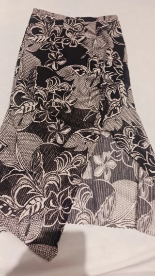 Falda midi floral