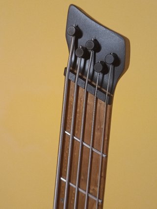 Bajo Eléctrico Ibanez EHB1005 MS BKF