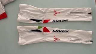 Conjunto maillot, culotte y perneras ciclismo