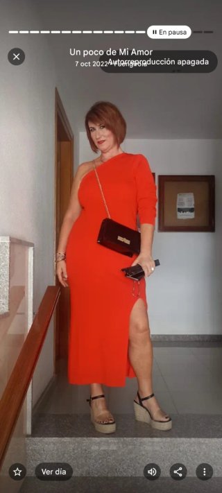 Vestido Zara manga asimétrica rojo
