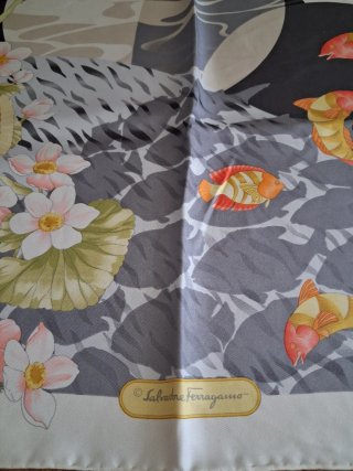 Foulard Salvatore Ferragamo Pesci e Fiori