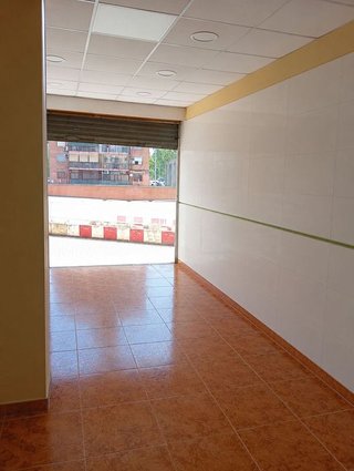 Local comercial en venta en Gavarra en Cornellà de Llobregat