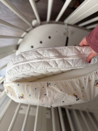 Cuna Stokke ovalada blanca