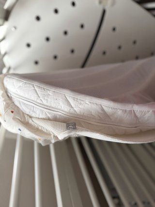 Cuna Stokke ovalada blanca