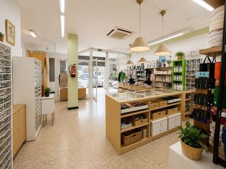 Local comercial en venta en Sant Josep en Hospitalet de Llobregat, L´