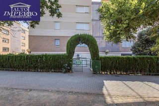 Piso en venta en San Francisco Javier en Granada
