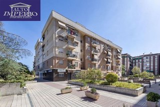 Piso en venta en San Francisco Javier en Granada