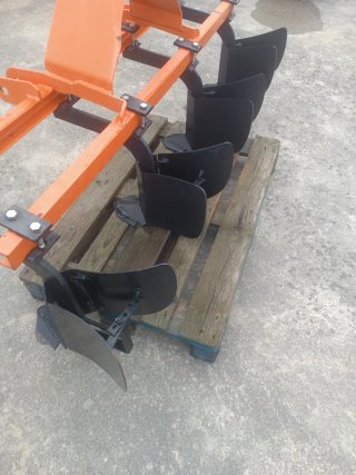Arado de 4 surcos