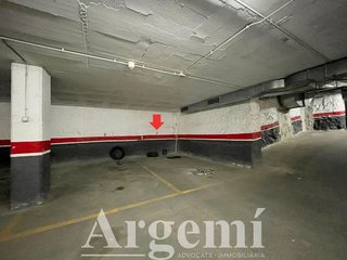 Garaje en venta en Palau-solità i Plegamans