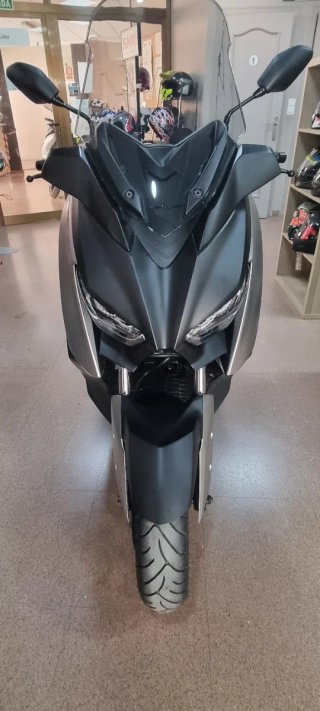 Yamaha Xmax 300 Maxi Scooter
