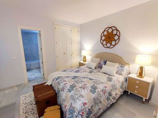 Piso en venta en Los Naranjos - Las Brisas en Marbella