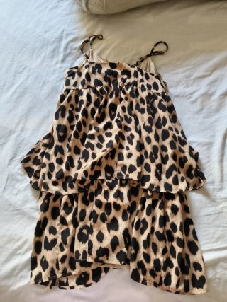 Vestido de verano con estampado de leopardo