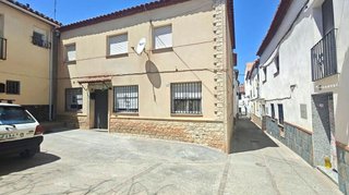 Casa adosada en venta en Guadix