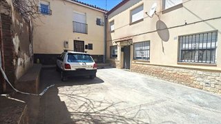 Casa adosada en venta en Guadix