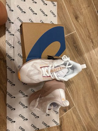 ASICS Novablast 5