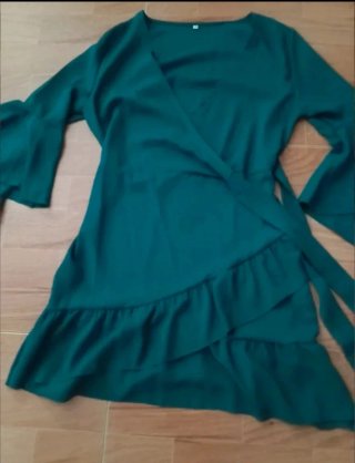 Vestido corto Verano verde azulado con volantes