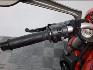 Ducati Monster 821 Roja